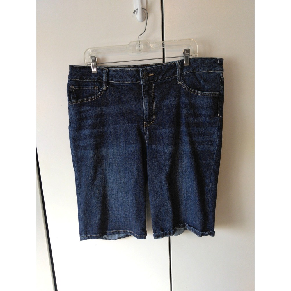 St Johns Bay Womens Denim Bermuda Shorts Size 18 Blue 90s